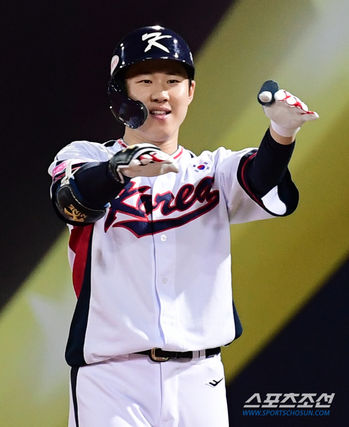 'Kim Do Young, 3 hits, 2 home runs, 5 RBIs, a one-man show!' Ryu Joong Il-ho, Cuba 84 Breakdown 'Premier 12 First Win'