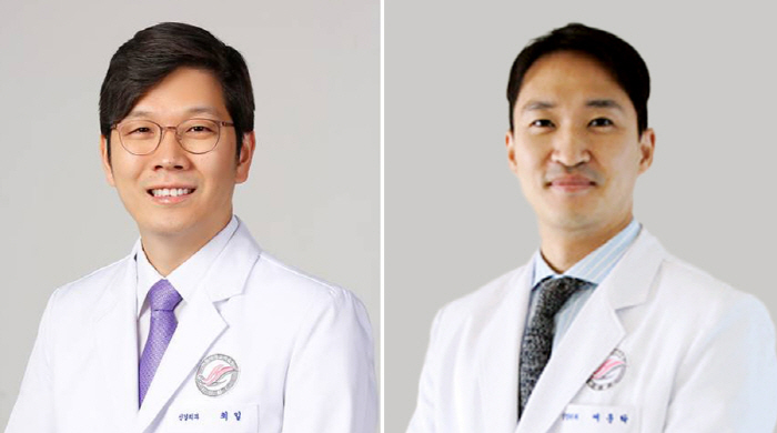 Professor Choi Il and Yeo Woon-tak of Hallym University's Dongtan Sacred Heart Hospital won the Korea Neurosurgery Academic Award together