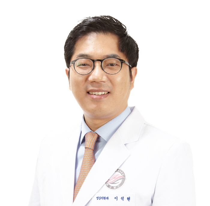 Professor Lee Seok-hyun of Hallim University's Gangnam Sacred Heart Hospital won the Korean Society of Nuclear Medicine 'Young Researcher Award'