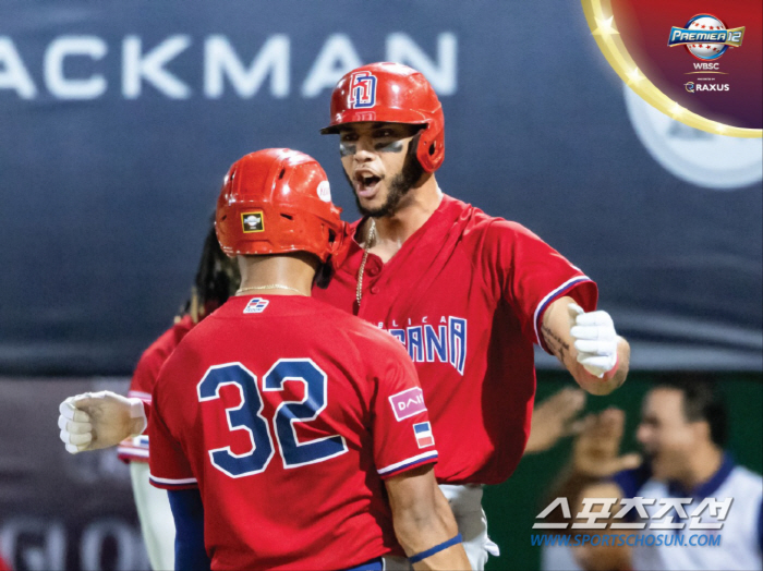 'Taiwan is this bad...' Starting 6 innings of no-hit → dominica, 2 to 1 → 2 consecutive wins. Korea is already on the verge of elimination for its first win. 