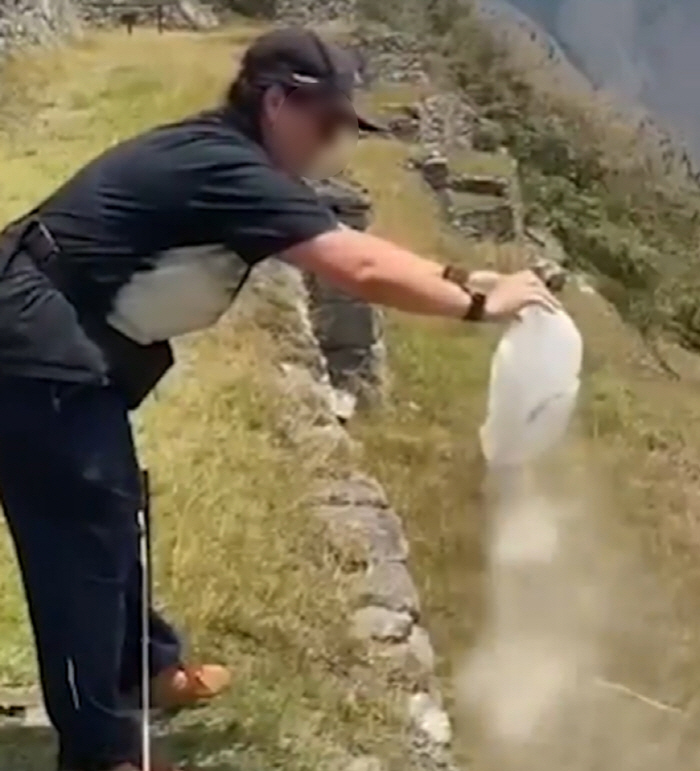 Controversy over the spraying of 'Yugol powder' in the World Heritage Site'Fabricated Video' Claims