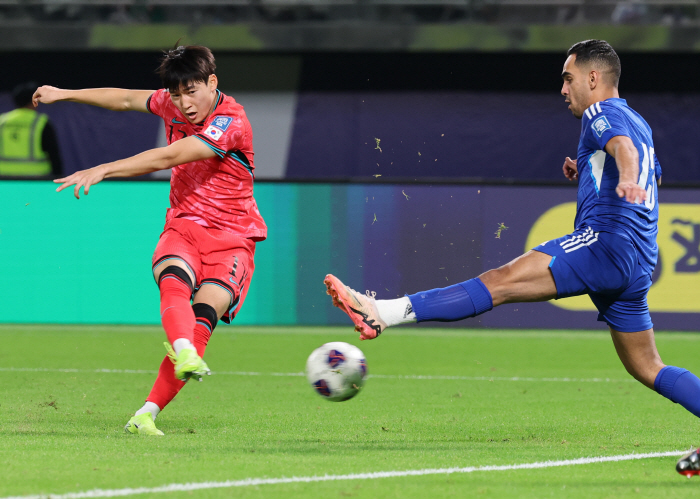 'Director Hong Myung-bo's credit card worked!'' Bae Jun-ho exploded with a net goal in 10 minutes as a substitute