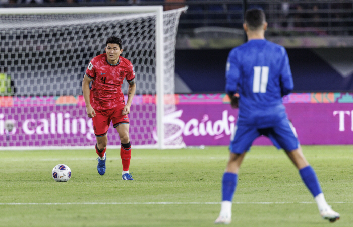 'Munich is in a mess' The crisis of Kim Min-jae, the world's No. 1 center back? 'Jungwon Eraser's three-week absence is bad news