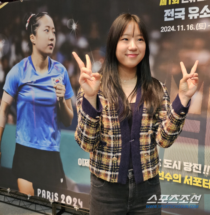 Are you Shin Yubin?' President Cho's appearance at Dangjin Youth Table Tennis Festival