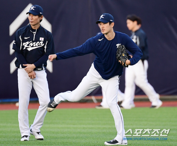 Can't you be forced to play against Dominica?' Jung Hae-young, Choi Ji-min, Lee Young-ha forgets the pain of the Korea-Japan war and tries a new challenge 