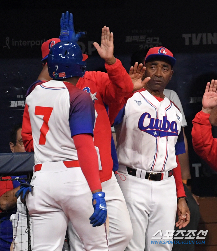 'Korea's semifinals have become more difficult' Drake Thrirunpo Cuba reports its first 4-3 win over Australia. Japan-Taiwan 2 wins, 1 win, 2 losses, 4 teams 