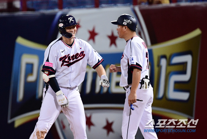 Park Sung-han's roar! Two-run turnaround final hit that saved the national baseball team with two outs in the bottom of the eighth inning (Taiwan Field)