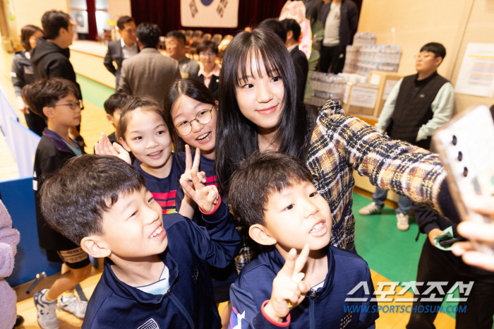 'Sharing Heals' Shin Yu-bin, the reason why Dangjin Yu Boys Table Tennis Festival was created