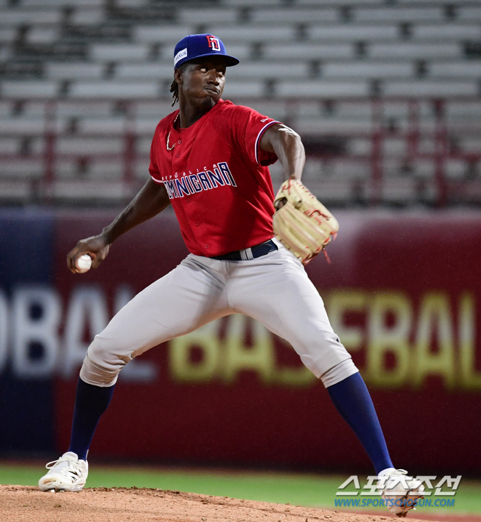 Thank you, but why? '5 innings, 58 pitches, one hit, no four pitches, no runs, no runs, 5K. Mystery of Kilome replacement, why did the Dominican Republic change? 