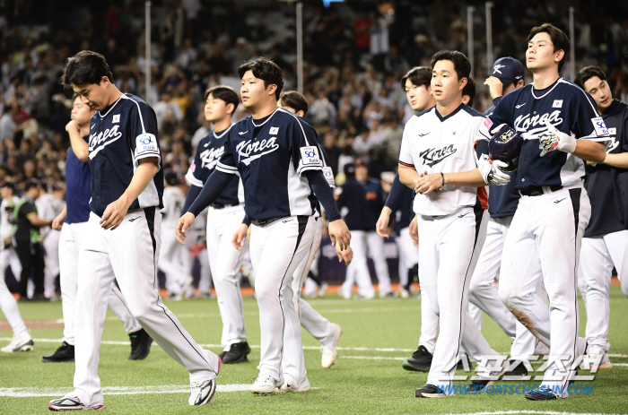 'Generation change is complete. It can't be like this...The essential task of Korean baseball identified by Ryu Joong-il is 