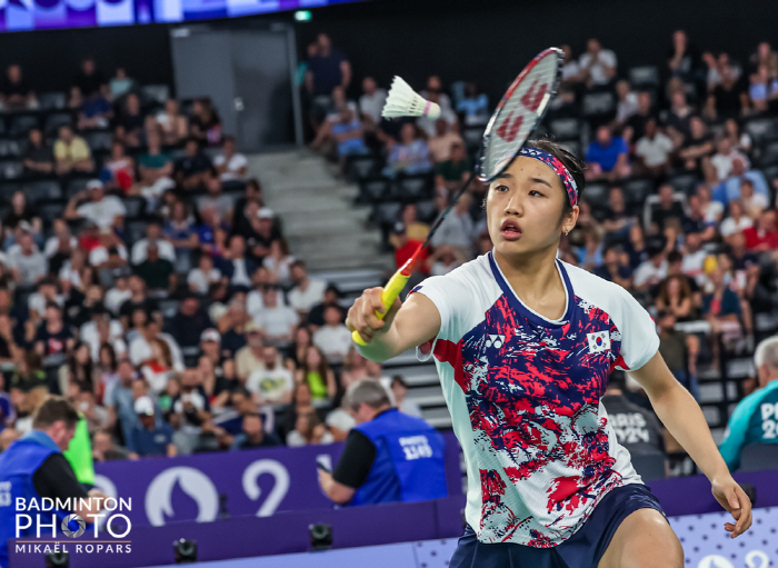 Ahn Se-young, who returned, hung up on Chinese Masters 'Good Start'World's 18th-ranked opponent won 2-1, advancing to the round of 16