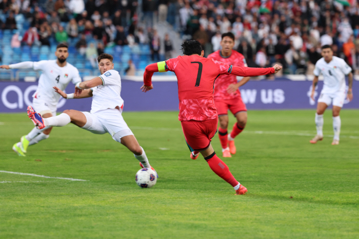  As expected, Son Heungmin!' An equalizer! 1-1 first half of the Palestinian expedition is underway