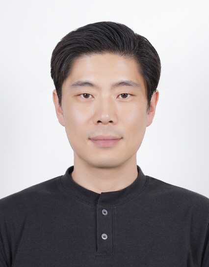 Yoo Je-joon, a radiologist at Soon Chun Hyang University Cheonan Hospital, won the National Assembly Health and Welfare Committee Chairman's Award