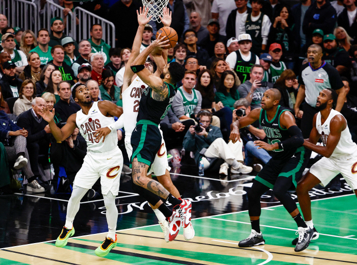 15 wins in a row is over! I put a bell around Cleveland's neck. Strongest Boston, Tatum Explodes 33 Points. I've lost the game in a row.