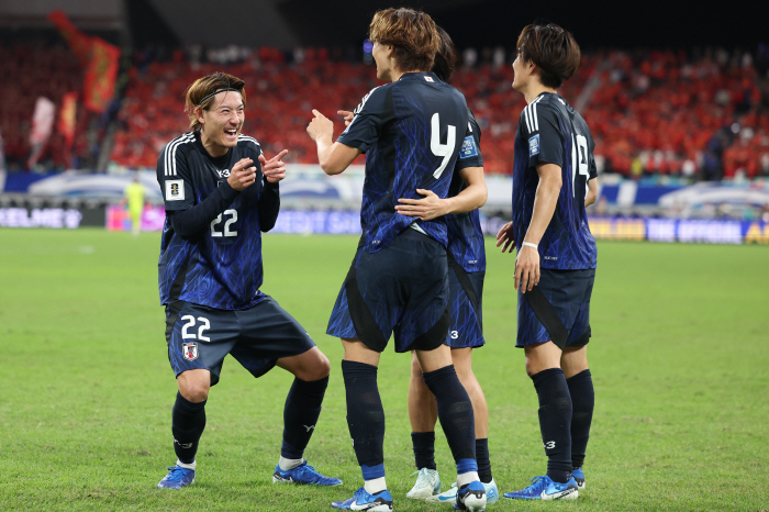 Japan virtually confirmed its advance to the World Cup, winning 3-1 away to China...'0-7 Catastrophe' 中 Revenge Failed