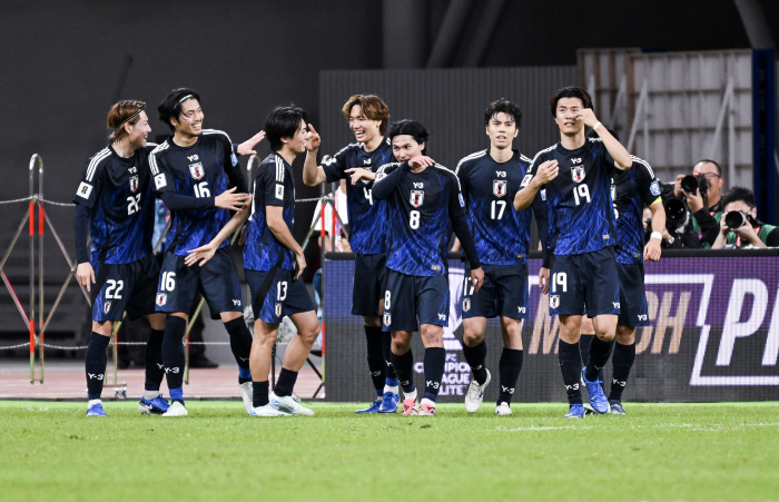 Japan virtually confirmed its advance to the World Cup, winning 3-1 away to China...'0-7 Catastrophe' 中 Revenge Failed