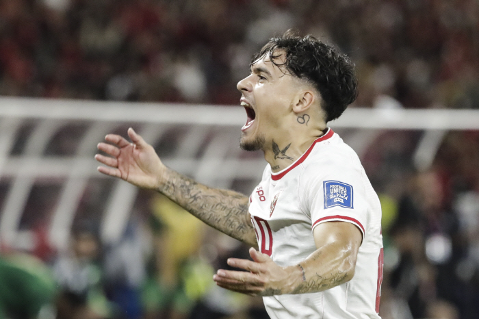 Shin Taeyong OUT → Again, super awesome magic! Indonesia sees World Cup ticket...Saudi overpowered 2-0. 'Historical victory'