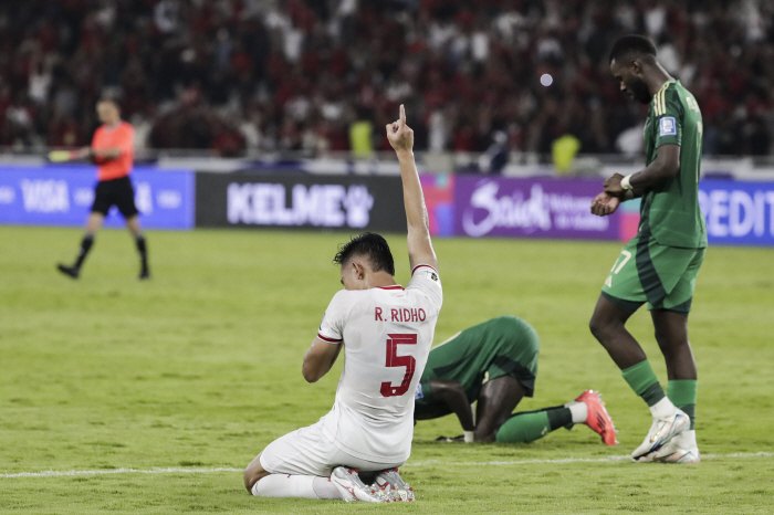 Shin Taeyong OUT → Again, super awesome magic! Indonesia sees World Cup ticket...Saudi overpowered 2-0. 'Historical victory'