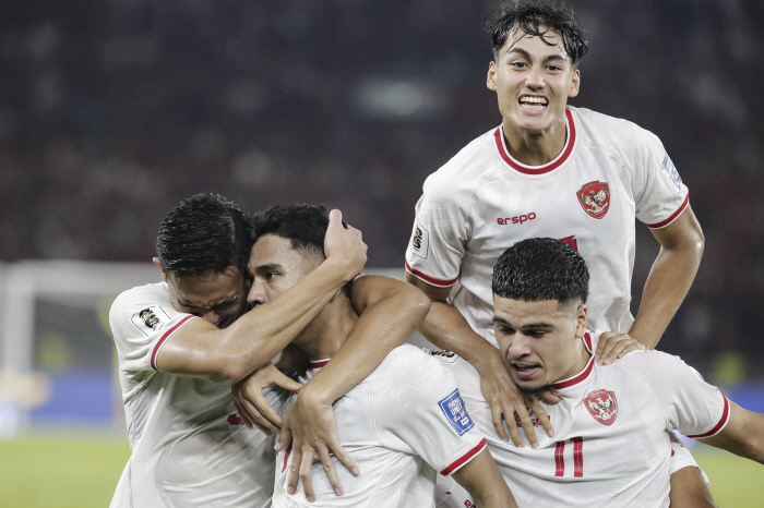 Shin Taeyong OUT → Again, super awesome magic! Indonesia sees World Cup ticket...Saudi overpowered 2-0. 'Historical victory'