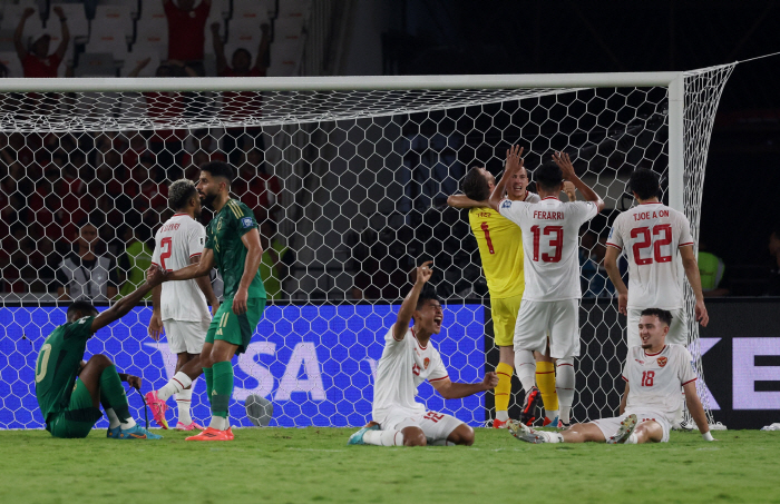 'STY OUT'Hard talk? 'Inni Fans Support Hot on the Stadium' Shin Tae-yong Magic Exploded! Indonesia wins 2-0 against Saudi Arabia...3rd place in the group → Going to the WC finals 'Hope Blazing'