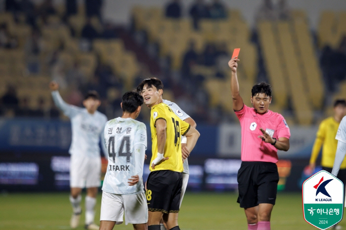 'Kim Jong-min's super-fast exit' Jeonnam, which fought with 10 people, made it to the PO with a 0-0 draw against Busan'E-Land, come out!'