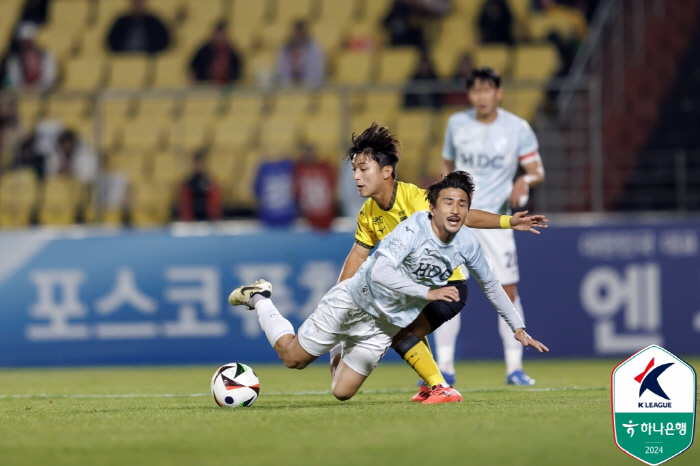 'Kim Jong-min's super-fast exit' Jeonnam, which fought with 10 people, made it to the PO with a 0-0 draw against Busan'E-Land, come out!'