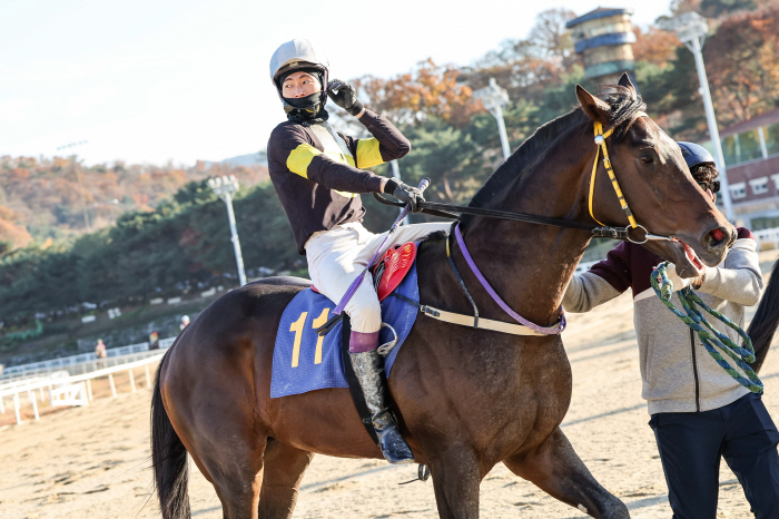  The 18th Gwacheon Mayor's Cup is won by boasting a wide range of 'Wonpyeong Storm' of Geo-gu