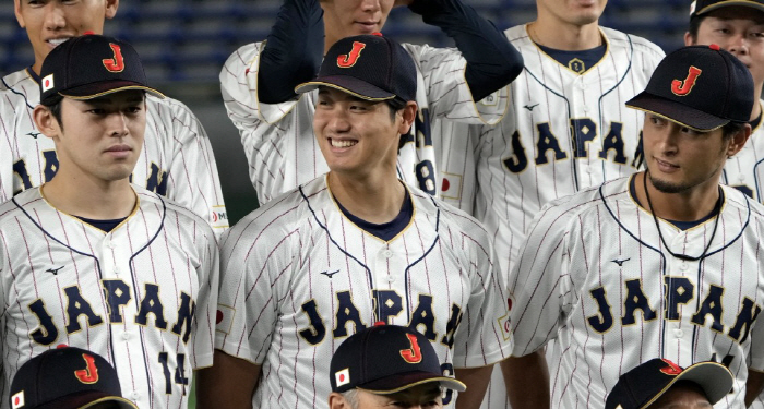 'Sugano → LAA, Sasaki → SD or LAD', then there are only 6 pitchers there...SoCal is a small NPB