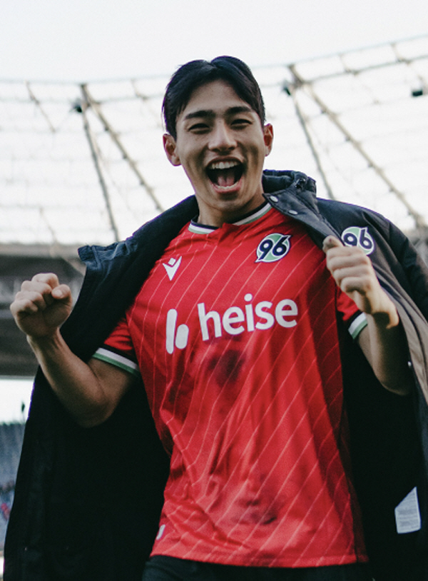 Lee Hyun-joo shot his second goal of the season upon returning to his team. Hanover lost 1-2 to Darmstadt