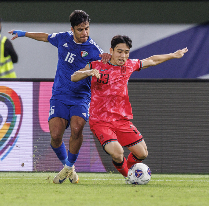 Lee Hyun-joo shot his second goal of the season upon returning to his team. Hanover lost 1-2 to Darmstadt