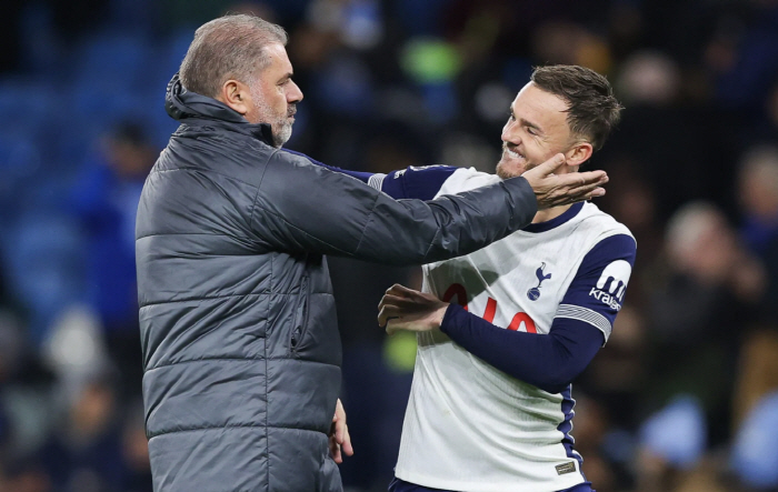 'But what about SON?'POSTECH coach who keeps turning a blind eye to Son Heung-min, only gives Madison compliments