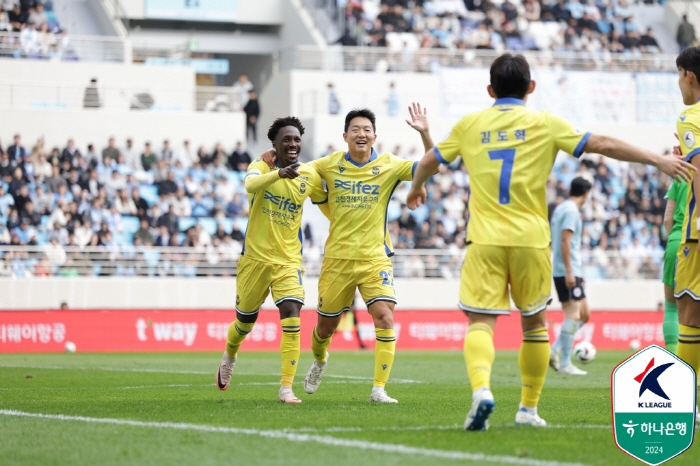  The top scorer is saved by GK. Show show show show show! Incheon to win the final match  something to see → Defeated with the last gift