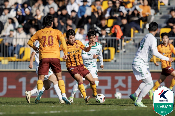 'Shin Chang-moo equalizer' Jeonbuk's Jeonbuk-like ending, which drew 1-1 with Gwangju, ended in 10th place, the worst performance in 18 years