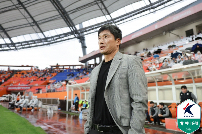 'The lowest ranking of tears in 18 years' Jeonbuk, Kim Tae-hwan and Moon Seon-min in Gwangju match Lee Seung-woo and Kwon Chang-hoon bench 