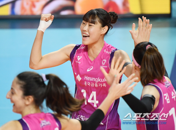 Heungkuk Life Insurance, which only went to the championship. Will she be less dependent on Kim Yeon-koung. A prospect with 21 points, more than a foreigner 'There is a lot to grow in the future' 