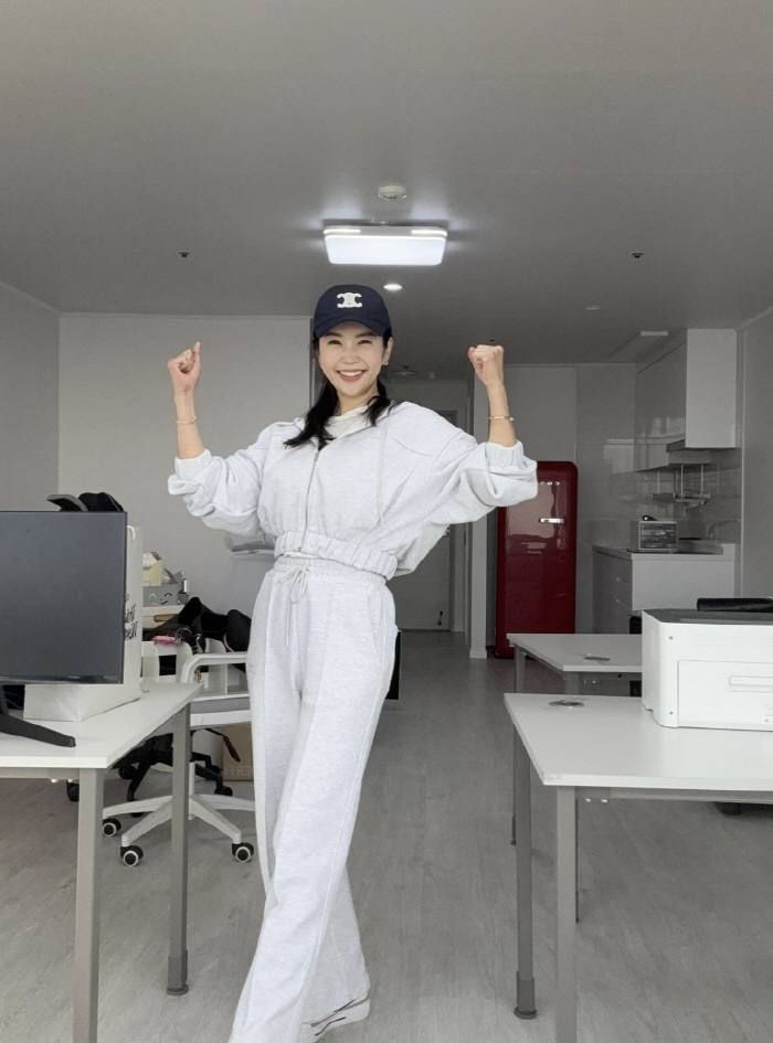 'month 11.52 million won' Jang Young-ran, how much did your YouTube income increase..Moving the office. City view is amazing