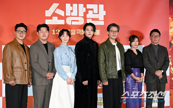  The main characters of the movie 'Firefighter'