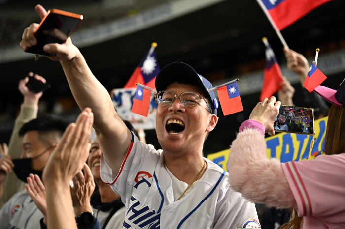 Pitcher replacement misjudgment Ibata head coach, go out.' He signed an extension contract to the WBC in 2026, but the aftermath of the Premier 12 shock defeat (Min Chang-ki's Japanese baseball)