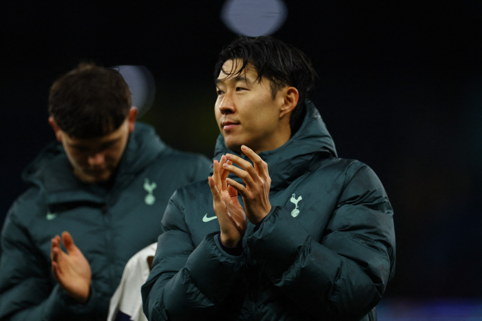 Saudi-Manchester United-Galatasaray transfer? SON has decided to commit to 11 years...Son Heung-min, last challenge for 'Tottenham life' →'Stay until 2026'