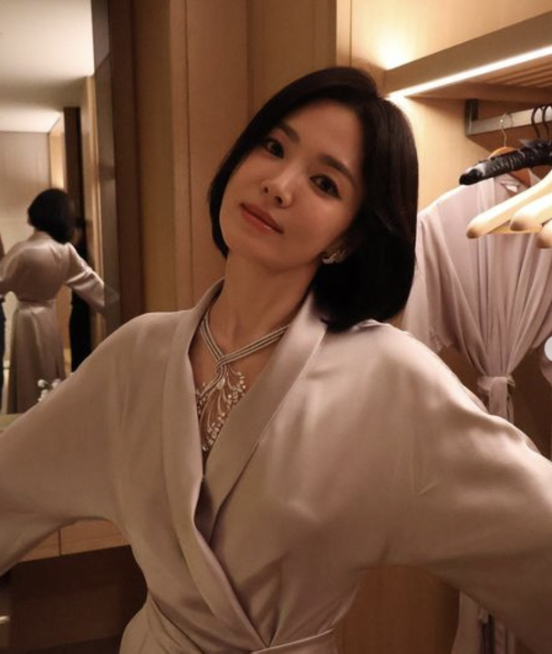 Song Hye-kyo, with her face...43-year-old's 'Visual Top Actress'