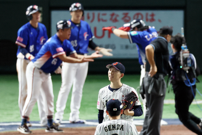 After the shock loss against Taiwan, he switched to the WBC system, joined two coaches, and seven coaches watched Ama Baseball the next morning, and a warm-up match against the Netherlands in March next year (Min Chang-ki's Japanese baseball)