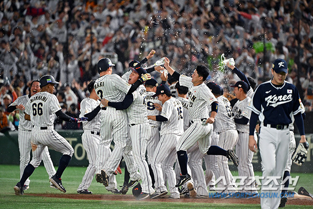 After the shock loss against Taiwan, he switched to the WBC system, joined two coaches, and seven coaches watched Ama Baseball the next morning, and a warm-up match against the Netherlands in March next year (Min Chang-ki's Japanese baseball)