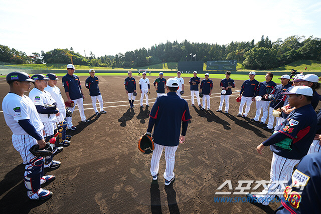 After the shock loss against Taiwan, he switched to the WBC system, joined two coaches, and seven coaches watched Ama Baseball the next morning, and a warm-up match against the Netherlands in March next year (Min Chang-ki's Japanese baseball)