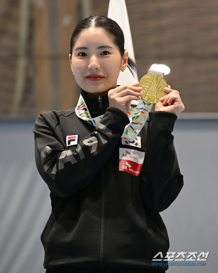 'The return of Empress Epee!'Song Se-ra won two Vancouver World Cup titles...女 Fleure won the World Cup 銅 in 9 years!