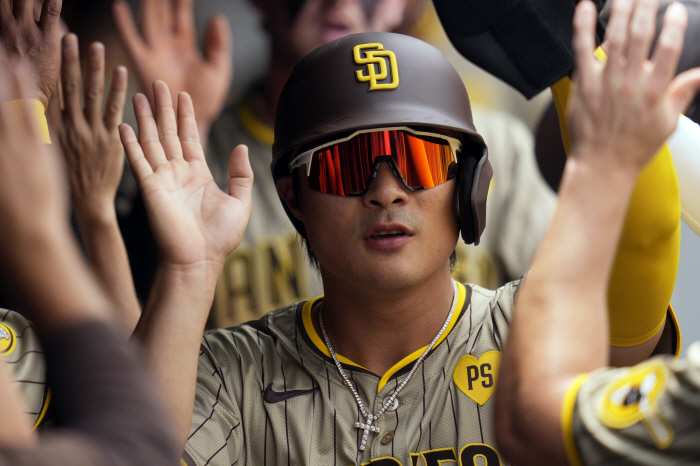 There are more than a dozen reasons for 'Kim Ha-sung's Train to SF.' 'A year later, he will hit the same jackpot as Chapman.' U.S. media