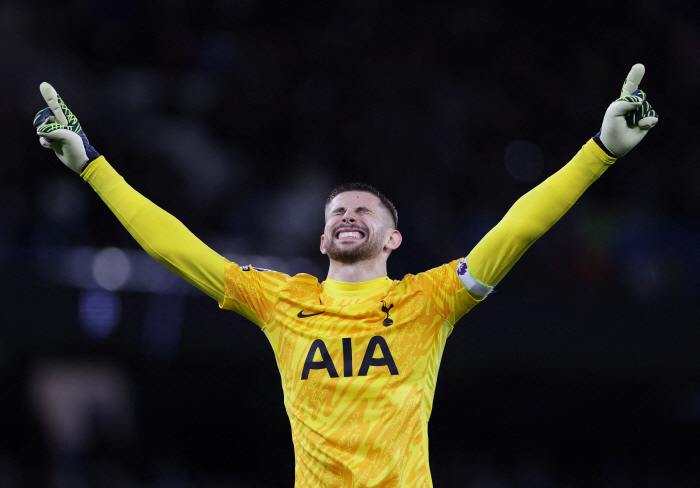 'Tottenham GK's fiery fighting spirit, which played for an hour against Manchester City with an ankle fracture' Vicario went up the operating table