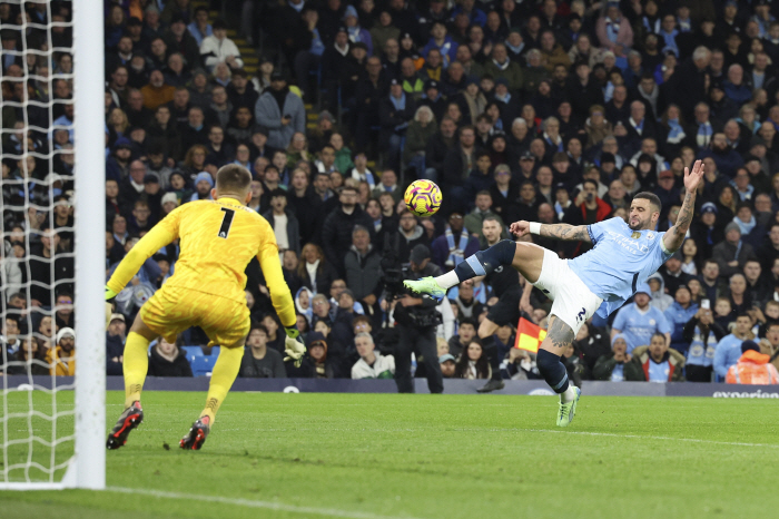 'Tottenham GK's fiery fighting spirit, which played for an hour against Manchester City with an ankle fracture' Vicario went up the operating table