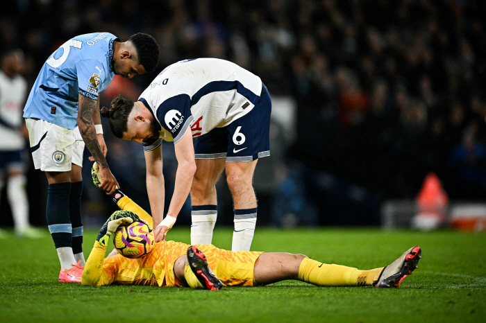 'Tottenham GK's fiery fighting spirit, which played for an hour against Manchester City with an ankle fracture' Vicario went up the operating table