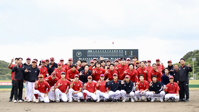 The end of the camp filled with 'Park Si-hoo - Choi Jun-woo MVP' prospects, SSG saw hope for next year