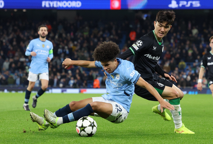 'It's Zidane, Zidane!' Captain SON praised it. Perfectly...Hwang In-beom is writing a miracle for the collapse of Manchester City'